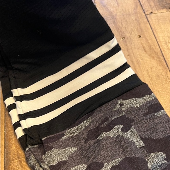 Bombshell Sportswear Camo and Black Leggings - Picture 4 of 6